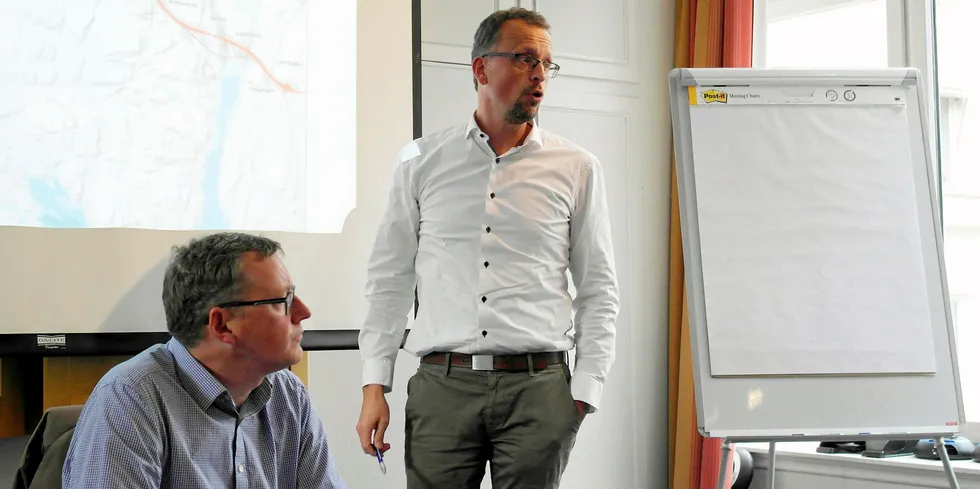 Vinje-ordfører Jon Rikard Kleven (t.v.) og Tokke-ordfører Jarand Felland har krevd innsyn i fakturaer LVK har betalt til advokatkontoret Lund & Co. Det sier ordførerne at de ikke har fått. – Man kan jo stille spørsmål om LVK har noe å skjule, sier Felland.