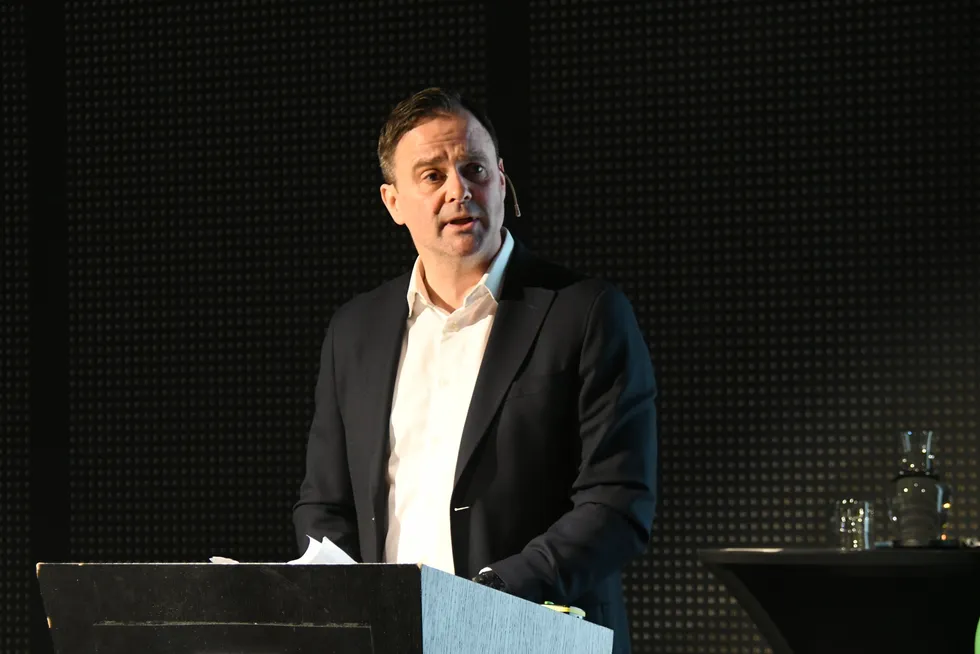 – Jeg tror vi skal lykkes med bakkemontert solkraft både under og over 10 MW på en god måte, men da trenger vi at storsamfunnet stiller opp for kommunene, sier Øistein Schmidt Galaaen, direktør for bærekraft og produksjon i Fornybar Norge.