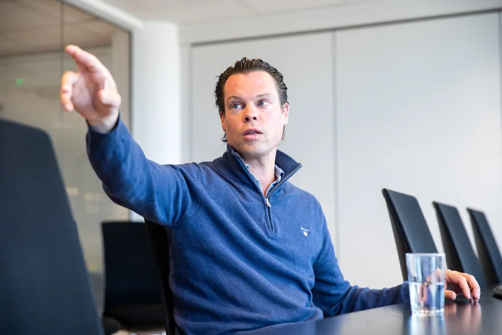Thomas Nielsen forvalter fondene First Veritas og First Nordic Real Estate. Nielsen jobbet tidligere for Odin Forvaltning, som han nå retter kraftig kritikk mot.