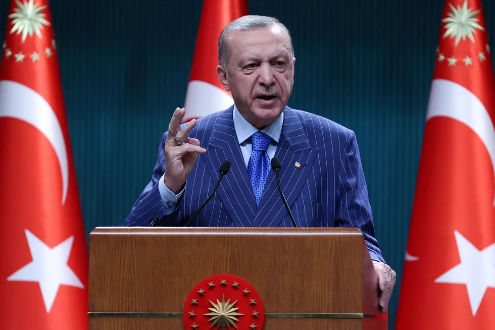 President Erdogan kom i sentrum på Nato-møtet i Berlin, selv om han ikke var fysisk til stede.