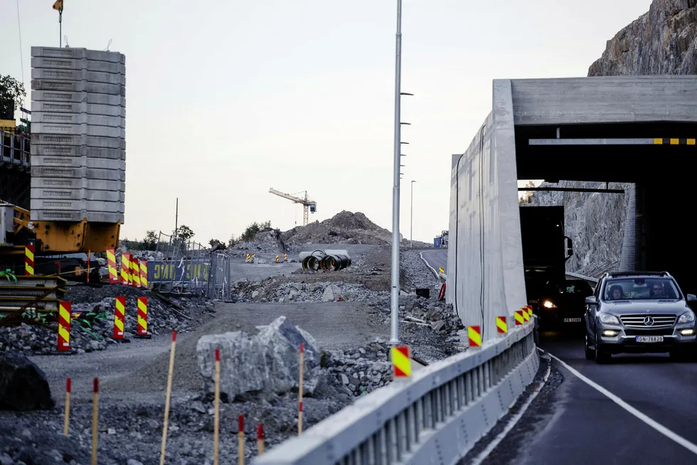 Det er på tide at vi gjenreiser skillet mellom offentlig og markedsrettet virksomhet. Statens vegvesen og det statlige selskapet Nye Veier as konkurrerer direkte med hverandre om nye veiprosjekter.