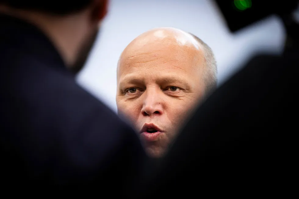Finansminister Trygve Slagsvold Vedum (Sp) har foreløpig gitt forslaget om å kutte avdragskravet i utlånsforskriften en kald skulder.