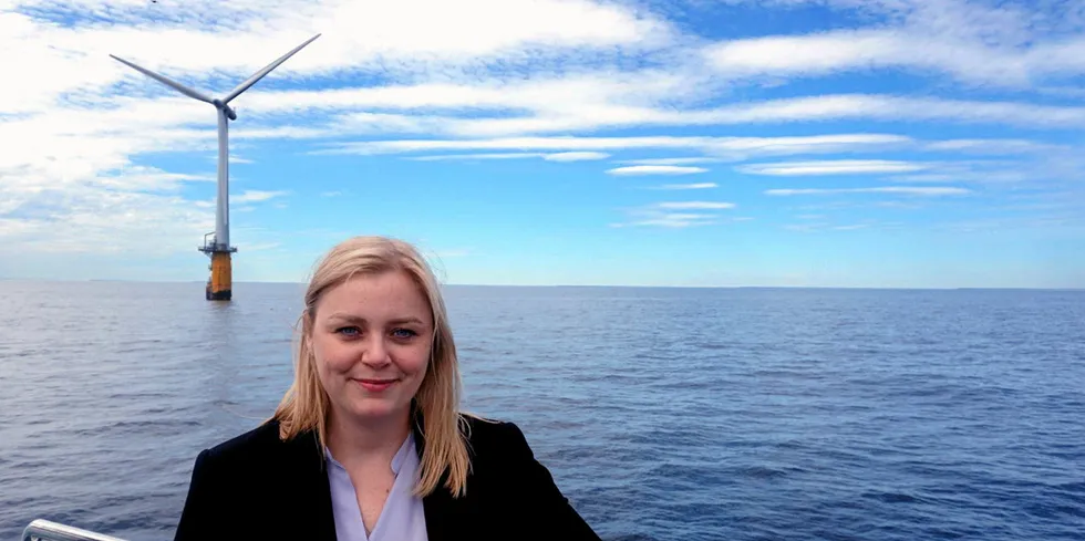 Olje- og energiminister Tina Bru har ikke tenkt å gi støtte til bunnfast havvind: – Prosjekter i Sørlige Nordsjø II kan utvikles på kommersiell basis uten statsstøtte, sa Bru på Floating Wind-konferansen i Haugesund i dag.