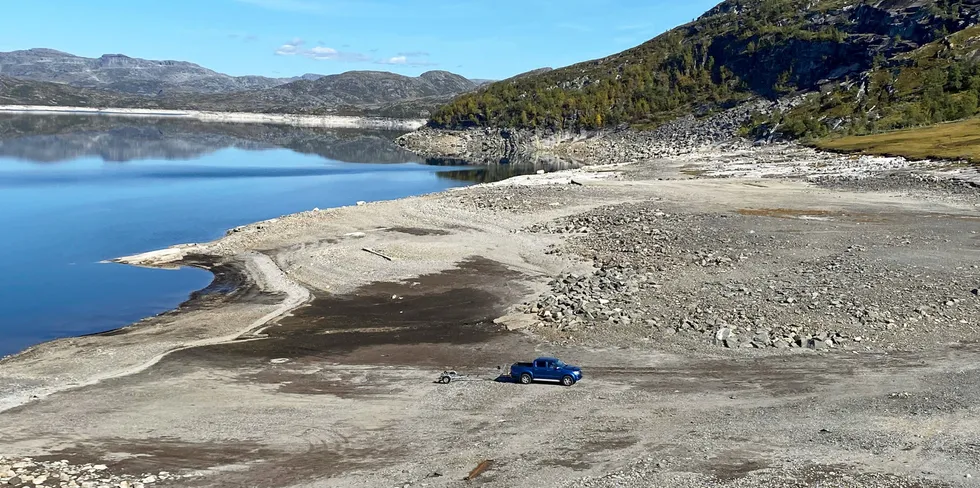 Sysen, en av Statkrafts dammer i Vestland ved inngang til Hardangervidda, bærer preg av en sommer med lite nedbør.