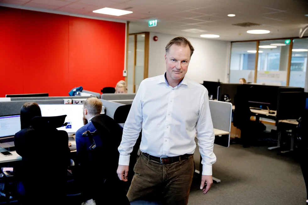 Toppsjef Øyvind Thomassen i Sbanken var med allerede da banken ble planlagt og etablert i Norge i 2000. Hvis Konkurransetilsynet sier ja, skal han sette seg sammen med de nye eierne straks, og tror Sbanken-navnet overlever.