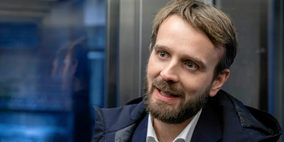Selv om næringsministeren Jan Christian Vestre er generalforsamling i Statkraft, som er en stor eier i Eviny, vil han ikke blande seg inn i nedbemanningsprosessen.