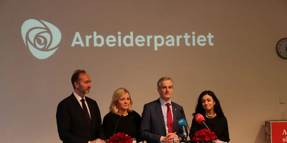 Arbeiderpartiets gjenvalgte ledelse: Nestleder Trond Giske, partisekretær Kjersti Stenseng, leder Jonas Gahr Støre, nestleder Hadia Tajik. Foto: Jørn Mikael Hagen.