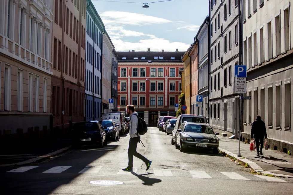 Det er kanskje ikke unaturlig å vurdere ulike former for husleieregulering. Det vil også kunne ha en dempende effekt på boligprisene, skriver artikkelforfatteren.