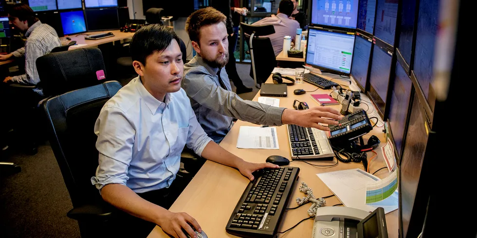 Trading og markedsaktiviteter i og utenfor Norge ga et resultatløft i første kvartal. Her fra Statkrafts tradingvirksomhet i Düsseldorf.