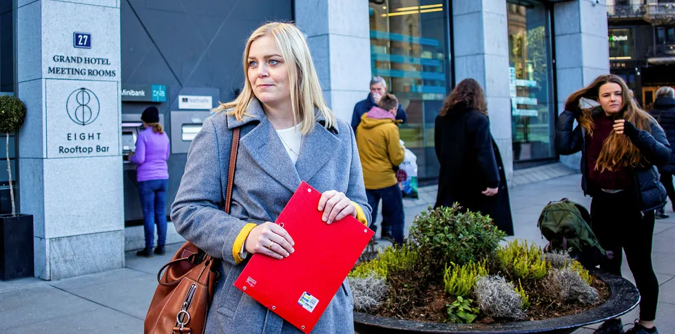 Olje og energiminister Tina Bru mottok fredag en rapport som belyser hvordan utviklingen i klimapolitikken i Europa påvirker nyttesiden i fullskalaprosjektet for CCS. Samme dag godkjente også ESA statlig milliardstøtte til prosjektet.