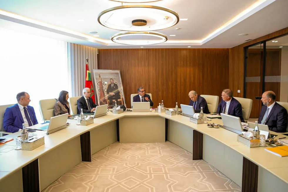 A Moroccan ministerial committee meeting on green hydrogen, chaired by Prime Minister Aziz Akhannouch (centre).