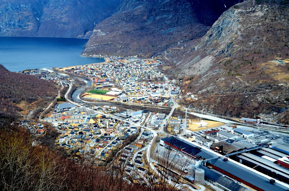 Kunder som har større tilgang til strøm enn de har bruk for, kan miste deler av effekten de har tilkoblet. Bildet er kun en illustrasjon tatt i Årdal.
