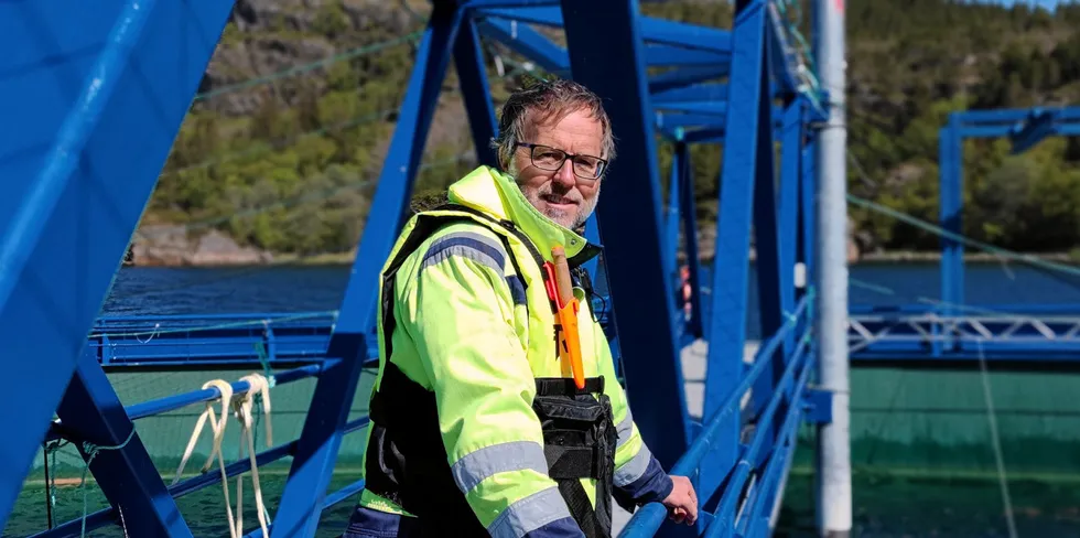 Steingrim Holm, prosjektleder hos Salmonor forteller at de vil produsere laks uten lus.