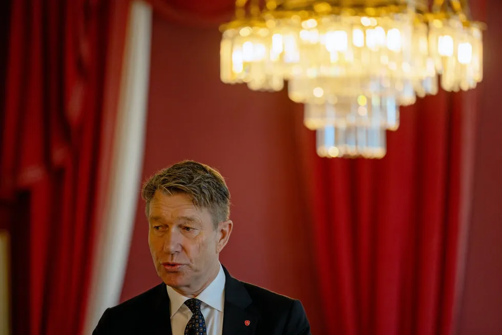 Energidepartementet har nå en arbeidsgruppe som jakter på kortere ledetider. Samtidig foreslår også Høyre en rekke tiltak for å kutte tidsbruken i konsesjonsbehandlingen.