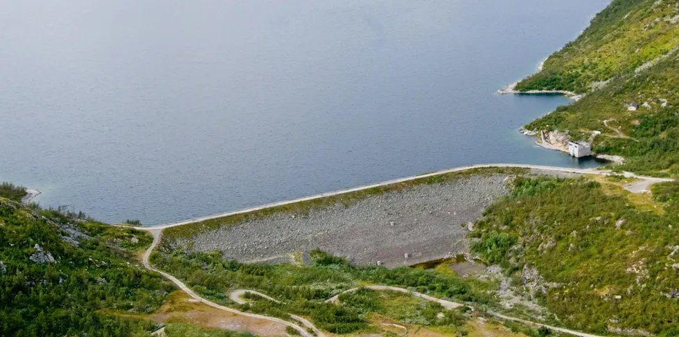 Strandevatn, E-CO. County: Buskerud - http://www.e-co.no Strandevatn Holsvassdraget. Strandevatn Holsvassdraget.