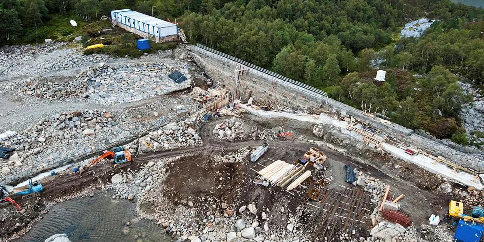 Straffet: Jøssang kraftverk ble oppgradert men gikk med tap. Likevel måtte Lyse betale ekstraskatt for en teoretisk superprofitt. Dette må endres, påpeker El og IT Forbundet overfor ekspertutvalget som nå ser på skattelegging av vannkraften.