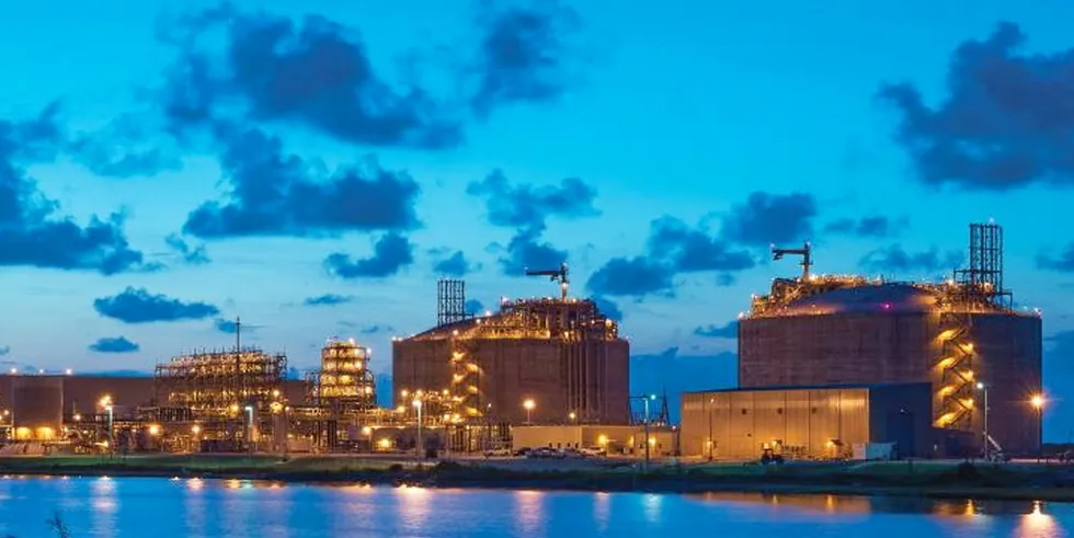 Fra det nylig gjenåpnede eksportanlegget for gass, Freeport, strømmer det gass til Europa. Mer flytende gass (LNG) inn i markedet har bidratt til lavere gasspriser og dermed lavere strømpriser i Europa.