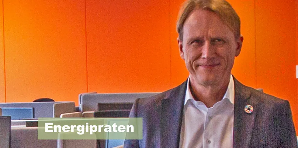 Administrerende direktør Rolf Barmen i Fjordkraft ser positivt på tendensen med kosolideringen i strømbransjen. – Det er over hundre strømleverandører i Norge, og jeg tror at dette tallet skal ned de kommende årene, uten at det betyr svekket konkurranse, sier han.