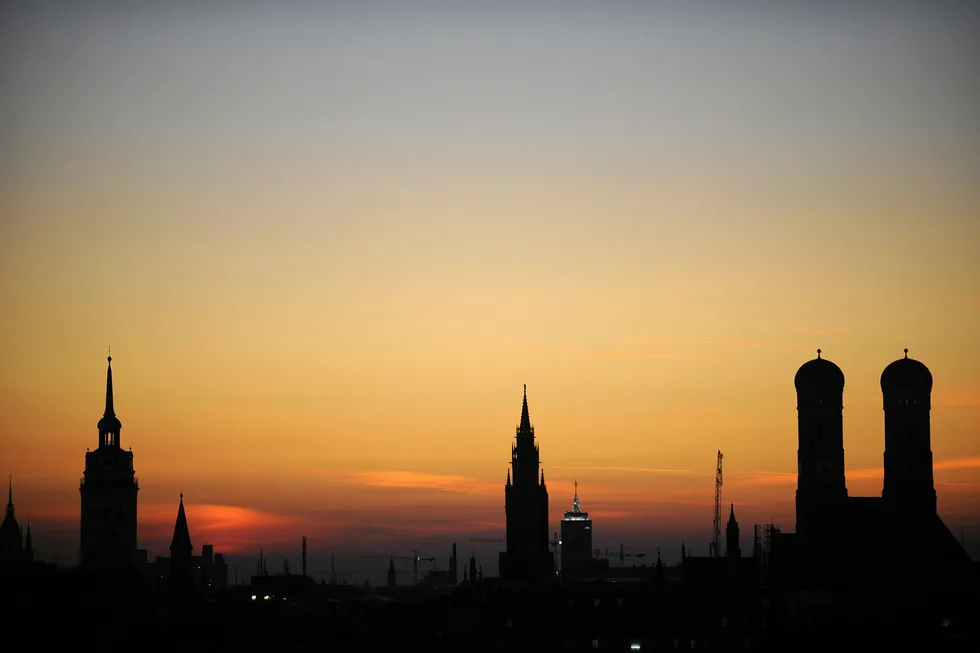 Oljefondet kan melde om solid avkastning på investeringen i et kontorbygg i den tyske storbyen München, som dette bildet er fra. Foto: JOHN MACDOUGALL / AFP / NTB Scanpix
