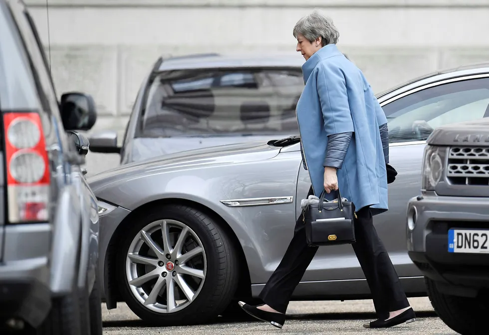 Hvordan EU vil reagere er uvisst under toppmøtet torsdag og fredag denne uken. Det regnes som utenkelig at unionen vil gi flere konsesjoner til Theresa May, noe som kunne gjort det mulig å presentere planen som «ny».