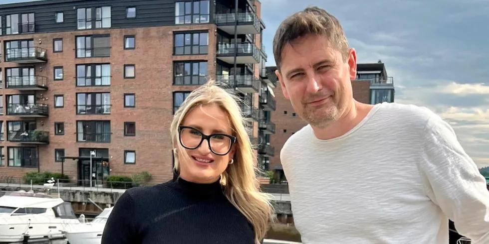 Ny driftssjef i Elekt, Caroline Hunter, sammen med daglig leder Arnt Inge Sætern.