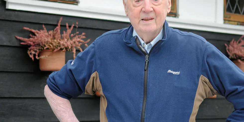 Jakob Strandheim (100) er den aller siste igjen fra Shetlandsgjengen. I dag fyller han 100 år. Dagen ble feiret i går med familie og venner.