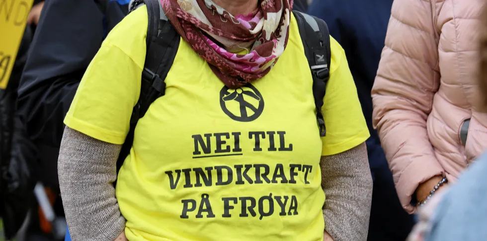 Vindkraftmotstand førte til at Frøya kommune hadde en ny folkeavstemning. Selv med et klart flertall på nei til vindkraft, ble vindparken bygget.