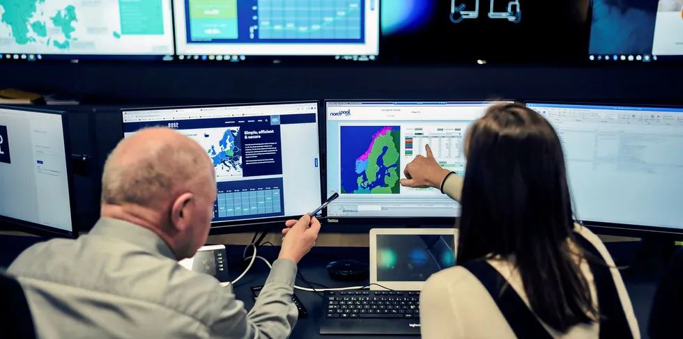 Analytikerne tror prisene skal opp, men det er mange usikkerhetsmomenter de neste årene.