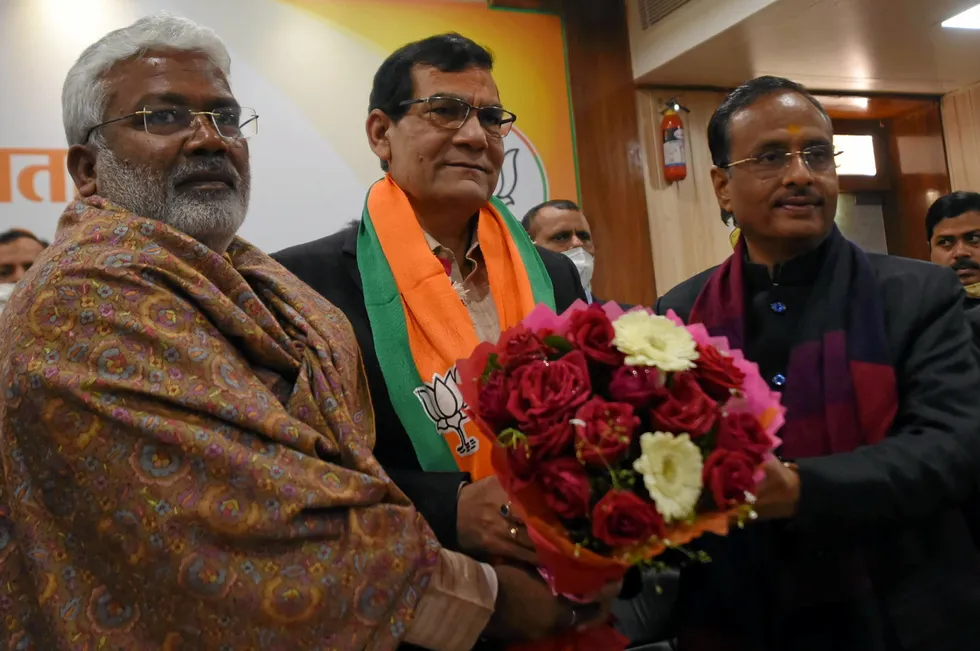 Uttar Pradesh energy minister Arvind Kumar Sharma (centre).