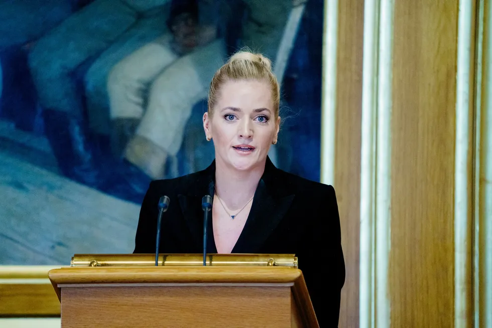 Justisminister Emilie Enger Mehl (Sp) redegjør i Stortinget om evalueringsrapporten om politiets innsats i forbindelse med angrepet der to menn ble drept da Zaniar Matapour åpnet ild mot utestedene Per på hjørnet og London Pub 25. juni i fjor.