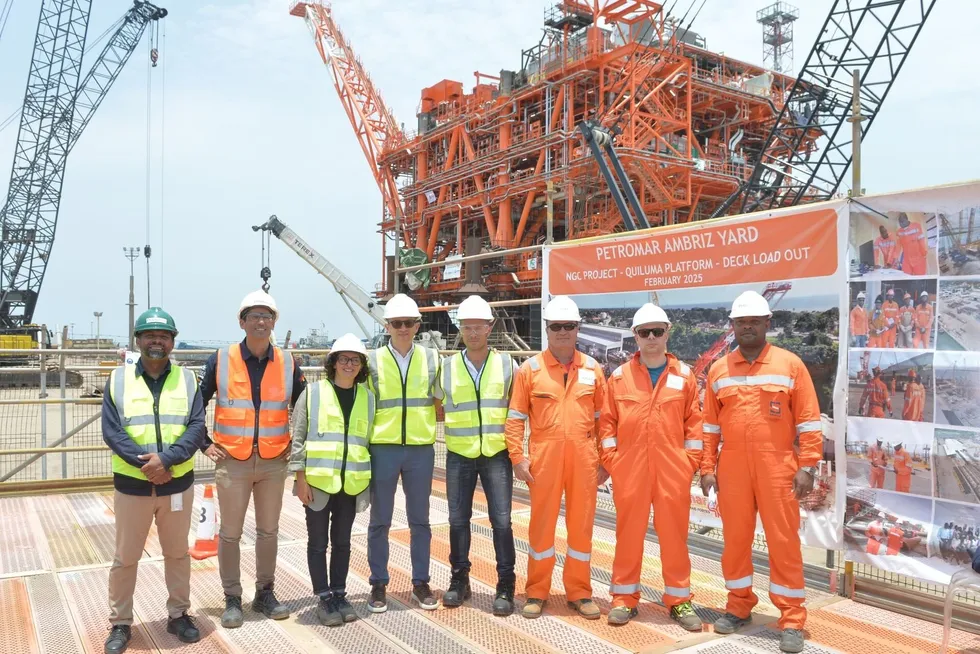 The 2500-tonne Quiluma platform deck for NGC's first gas project was loaded out at the Petromar yard in Angola.