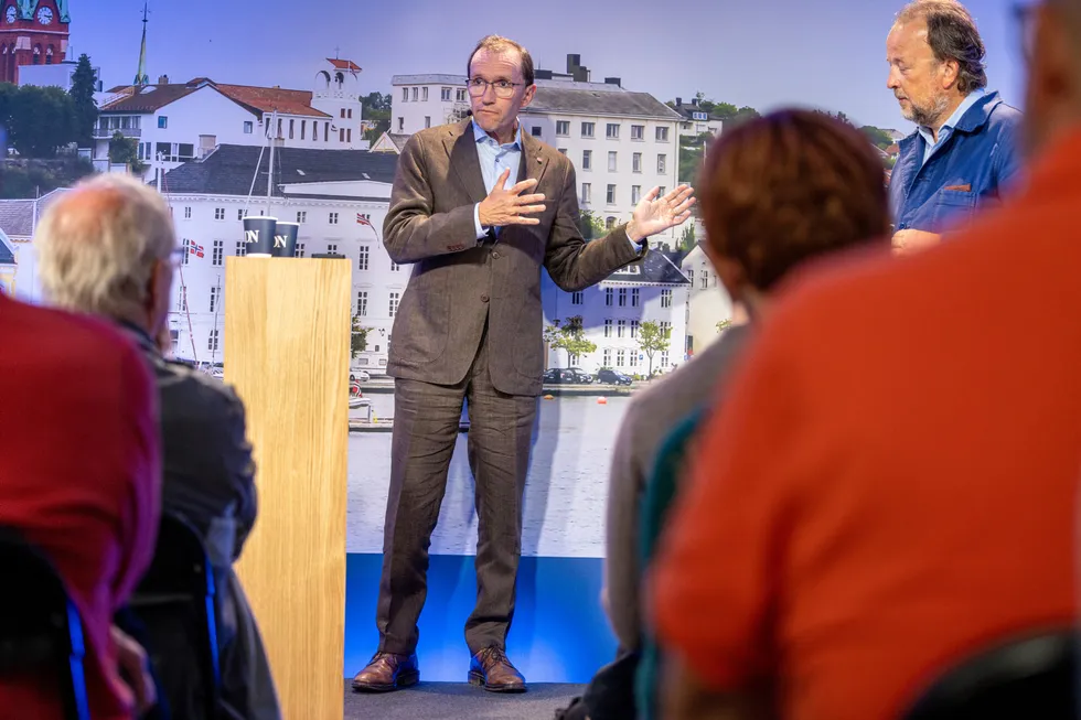 Frokost uten filter med DNs politiske redaktør Frithjof Jacobsen i Dagens Næringslivs telt i Arendal. Gjest i teltet er utenriksminister Espen Barth Eide (Ap)