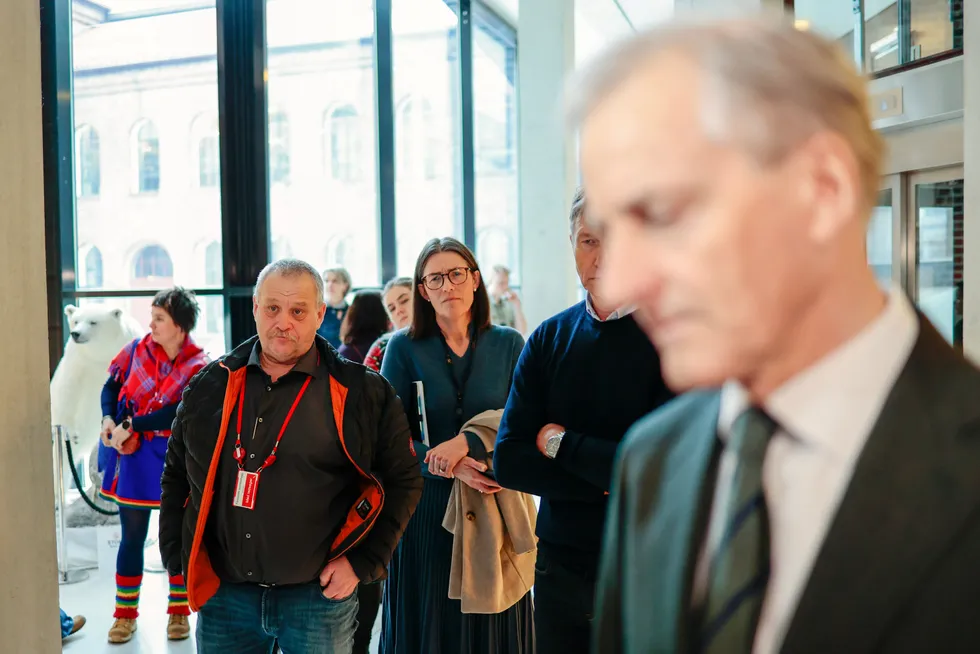Reineier fra Fosen, Terje Haugen (til venstre) ble invitert av statsminister Jonas Gahr Støre til et frokostmøte sist fredag. Der beklaget Støre menneskerettighetsbrudd mot samene. Det utløste en beklagelse fra Haugen.