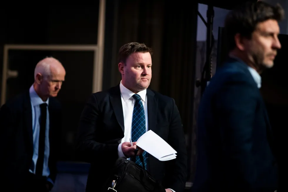 Assisterende direktør i Helsedirektoratet, Espen Rostrup Nakstad, mener Folkehelseinstituttet og Helsedirektoratet har hatt en ulik situasjonsforståelse gjennom hele pandemien.