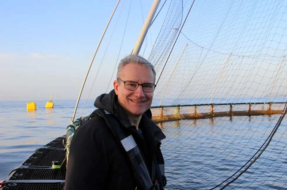 Olve Grotle, fiskeripolitisk talsperson i Høyre. Her ved på en av lokalitetene til Bolaks i Bjørnafjorden.