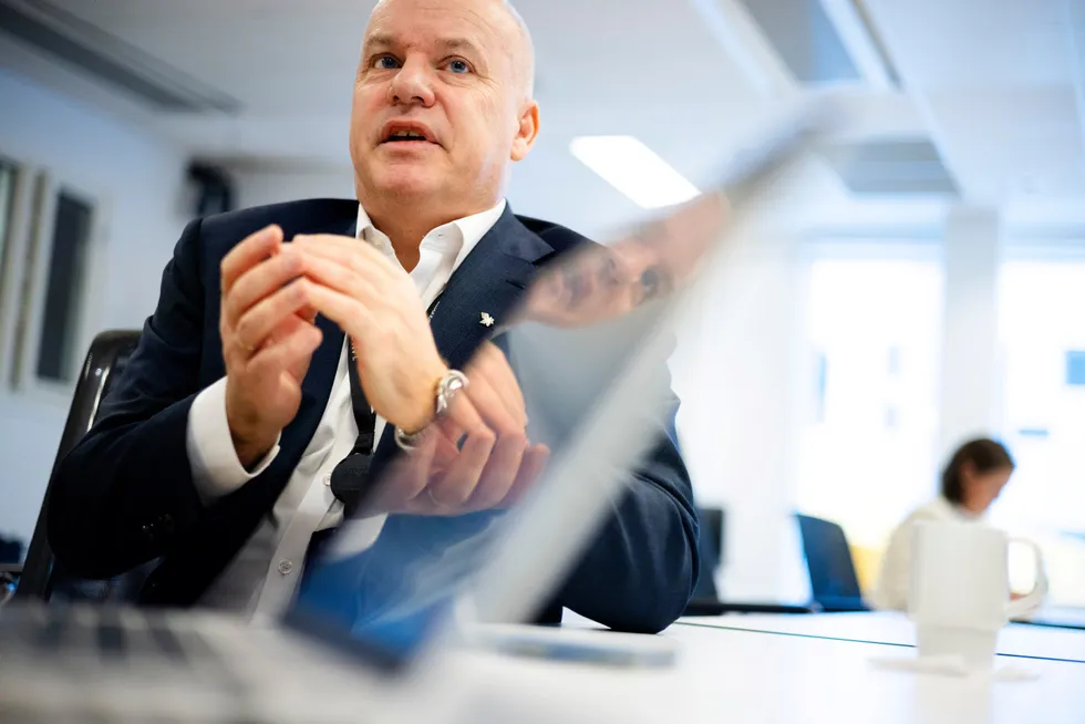Equinor-sjef Anders Opedal har ikke gitt opp havvind i New York til tross for store vanskeligheter. Nå kan kanskje de kriserammede prosjektene bys inn i en ny auksjon, og forhåpentligvis for selskapet få bedre vilkår.