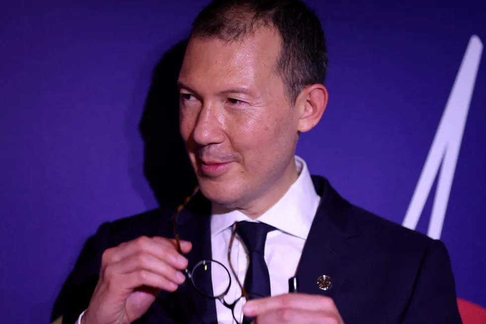 Air France-KLMs toppsjef Benjamin Smith har gjort flere milliardhandler med fondet Apollo, som også er SAS' långiver under konkursprosessen. Nå kan han få dem med på eiersiden i «nye» SAS.
