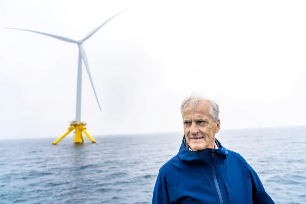 Greit men dyrt. Statsminister Jonas Gahr Støre på festival for flytende havvind i Haugesund.