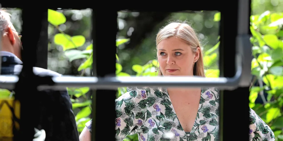 Olje- og energiminister Tina Bru legger frem energimeldingen fredag 11. juni. Tina Bru. . Tina Bru sier at lovendringer om vindkraft på land kommer tidligst våren 2022. Da har hun mest sannsynlig gått av som olje- og energiminister.