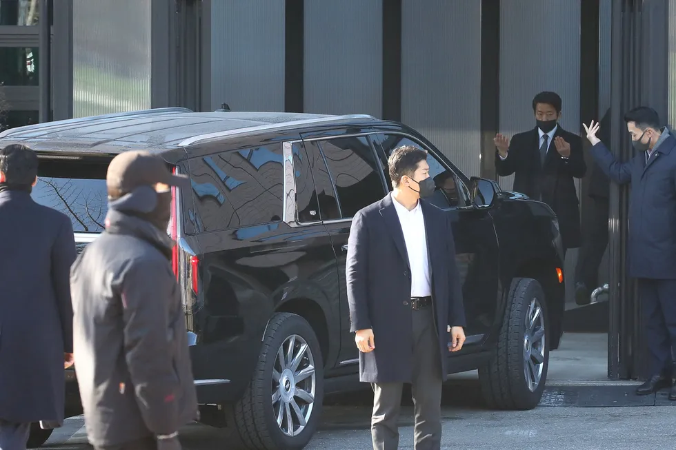 Sør-Koreas suspenderte president Yoon Suk-yeolble tatt med til Corruption Investigation Office for High-ranking Officials (CIO) for avhør i etter arrestasjonen onsdag morgen.