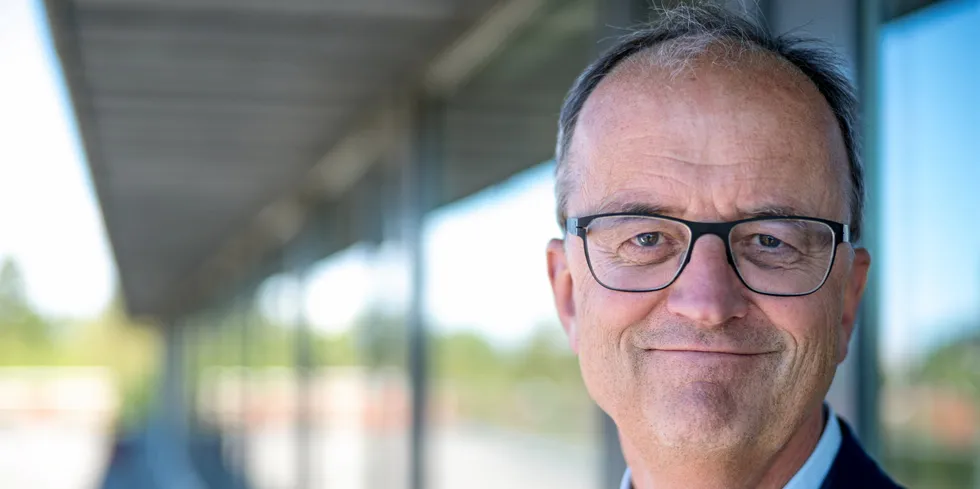 Konsernsjef Eimund Nygaard registrerer et fall i omsetningen på 16 prosent fra første halvår i fjor, da prisene var langt høyere enn i år.