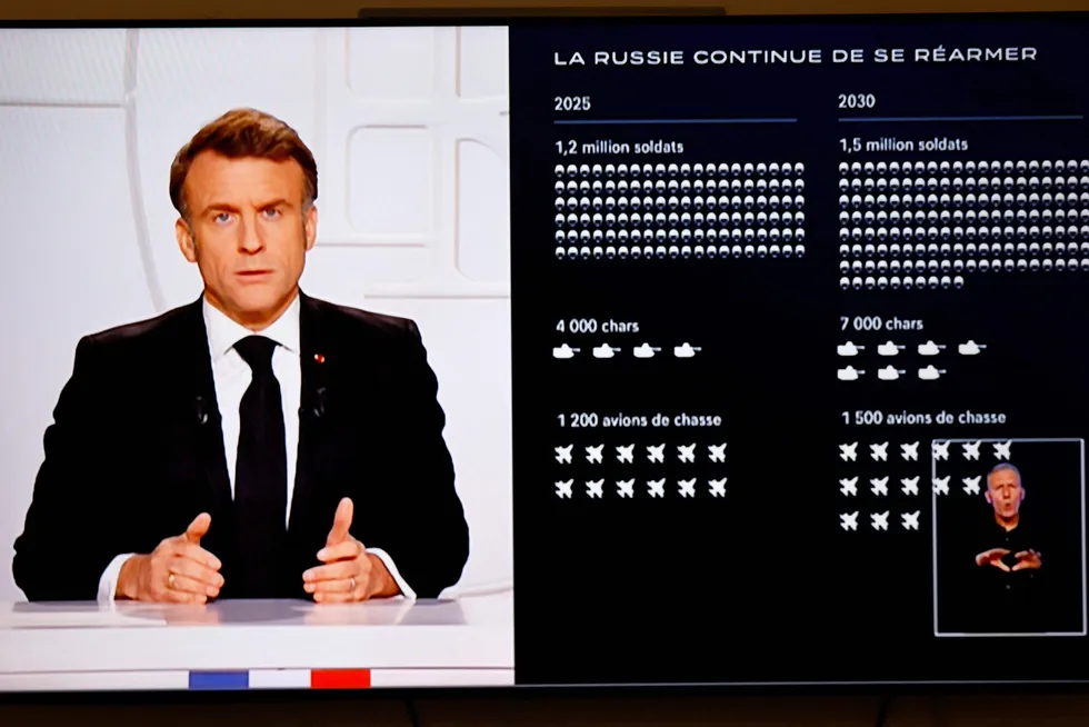 Frankrikes president Emmanuel Macron sa i en tale på fransk tv onsdag (bildet) at han vil «åpne en strategisk debatt om beskyttelse av våre allierte» med franske kjernevåpen.