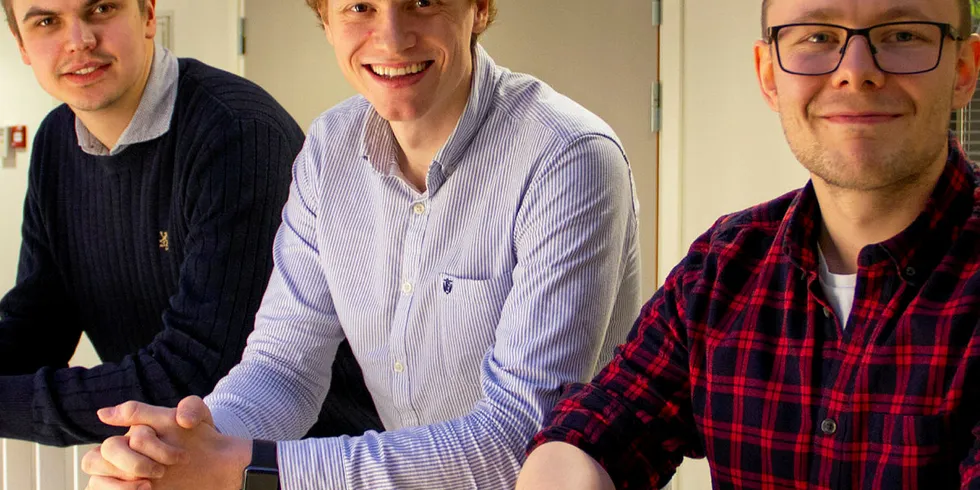 HØSTER ERFARING: De tre studentene (fra venstre) Eirik Robertsen, Raymond K. Wang og Vidar J. Kvamme, høster nyttig og relevant erfaring fra Nordkraft i perioden på ni måneders ansettelse.