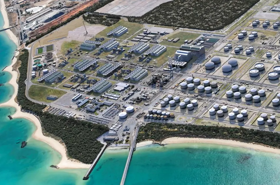 Artist's impression of the H2Kwinana project (left) and BP's wider Kwinana energy hub.