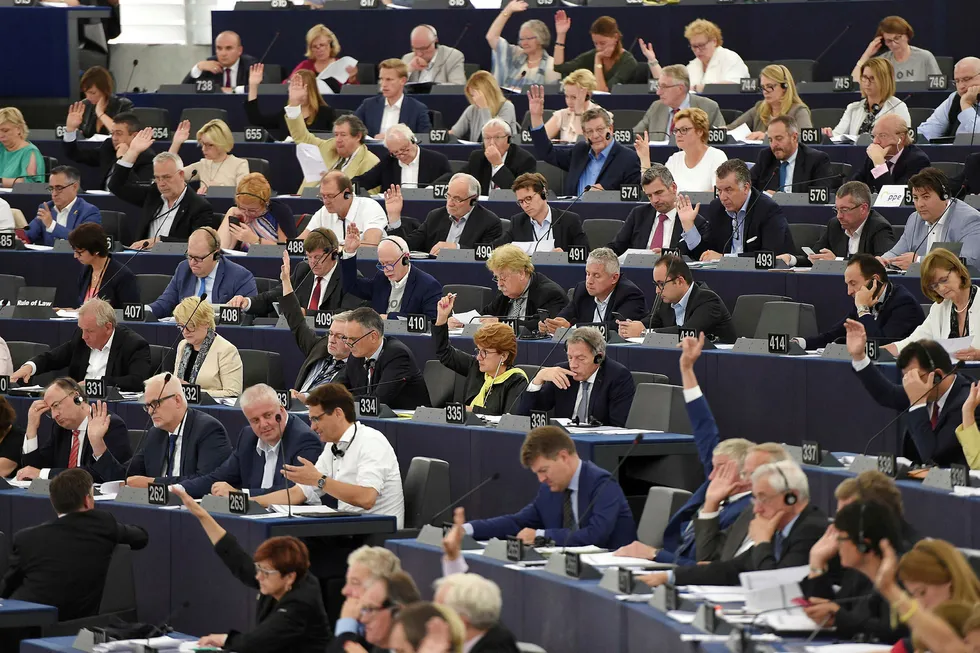 I dag skal EU-parlamentet stemme over de omstridte reglene om opphavsrett på interett.