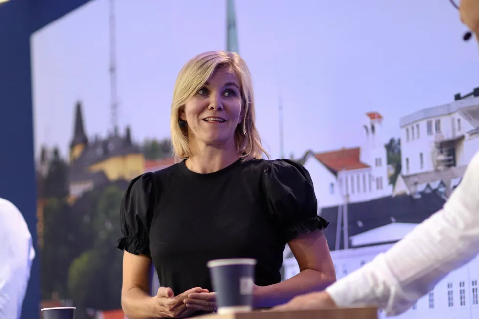 Statssekretær i Energidepartementet, Elisabeth Sæther (Ap) har fortsatt tro på at Norge kan ha bygget ut 8 TWh solkraft i 2030.