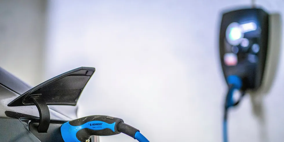 Stadig flere strømselskaper kaster seg på smartlading-trenden.
