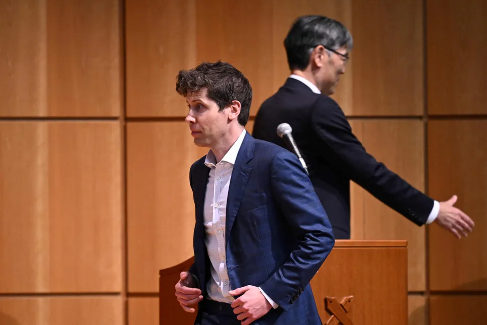 OpenAIs konsernsjef Sam Altman har vært i Tokyo de siste dagene. Her fra et innlegg han holdt ved Keio University på mandag.