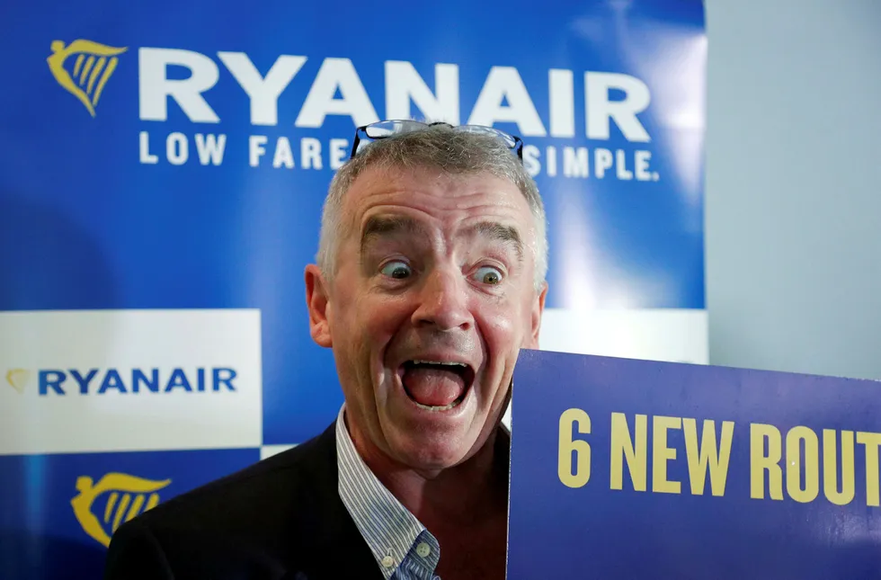 Michael O'Leary gjør seg til på sedvanlig vis. Her fra en pressekonferanse i Belgia, oktober 2018.