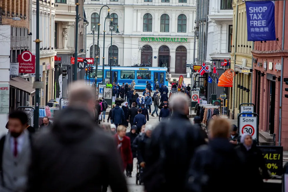 – Nå er det litt uro rundt hvorvidt det kommer en smittebølge nummer to. Vi har også sett at noen synes det begynner å bli litt dyrt i aksjemarkedet, sier daglig leder i stiftelsen Aksje Norge, Kristin Skaug.